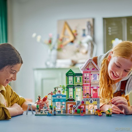 LEGO Friends Mieszkania i sklepy w mieście Heartlake (42670) [KLOCKI]
