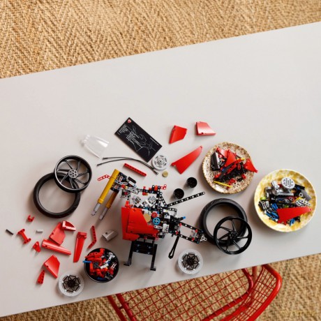 LEGO Technic Motocykl Ducati Panigale V4 S (42202) [KLOCKI]
