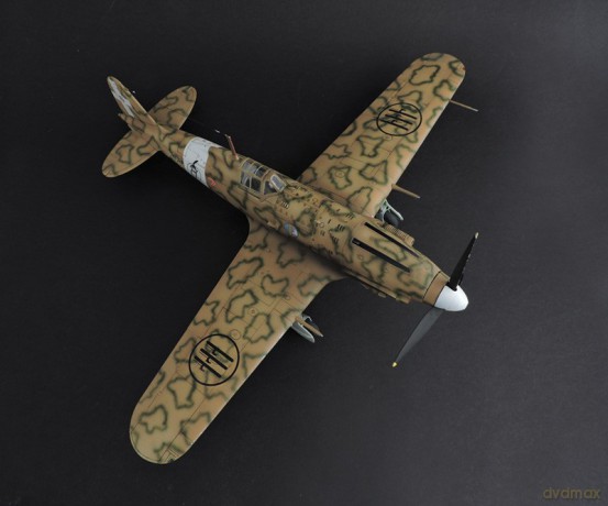 Model plastikowy Macchi MC.205 Veltro 1/32