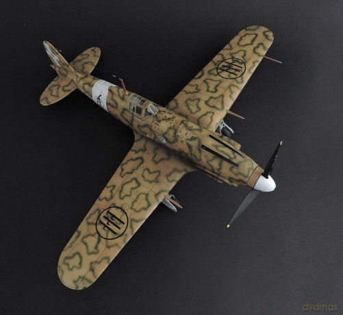 Model plastikowy Macchi MC.205 Veltro 1/32