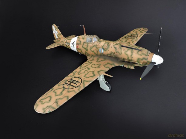 Model plastikowy Macchi MC.205 Veltro 1/32