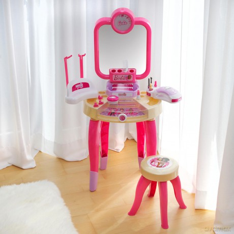Toaletka Barbie z lampą do paznokci hybryd