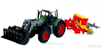 Traktor z turem i siewnikiem