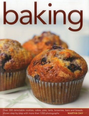 Baking: Over 300 Delectable Cookies, Cakes, Pies, Tarts, Brownies, Bars and Breads, Shown Step by Step with More Than 1350 Photographs [KSIĄŻKA]