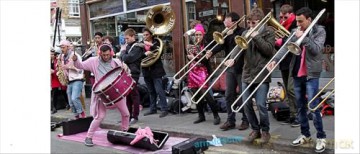 Brick Lane in London: All the World's a Stage: Street Photography by David and Sonya Newell-Smith [KSIĄŻKA]