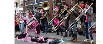 Brick Lane in London: All the World's a Stage: Street Photography by David and Sonya Newell-Smith [KSIĄŻKA]