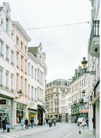 Brussels Housing: Atlas of Residential Building Types. Second and expanded edition [KSIĄŻKA]