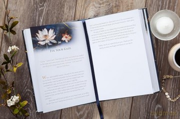 Caregiving with Grit and Grace: 100 Days of Hope and Encouragement [KSIĄŻKA]
