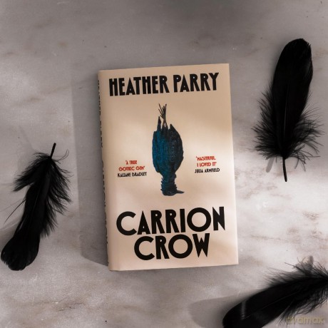 Carrion Crow: A gloriously gothic unfurling of one family's festering secrets [KSIĄŻKA]