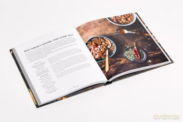 Chili Cookbook: A History of the One-Pot Classic, with Cook-off Worthy Recipes from Three-Bean to Four-Alarm and Con Carne to Vegetarian [KSIĄŻKA]