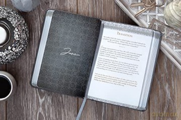 Courage to Conquer: 365 Devotions from Joshua, Judges, and Ruth [KSIĄŻKA]