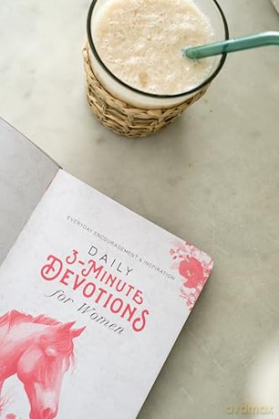Daily 3-Minute Devotions for Women: Everyday Encouragement and Inspiration [KSIĄŻKA]
