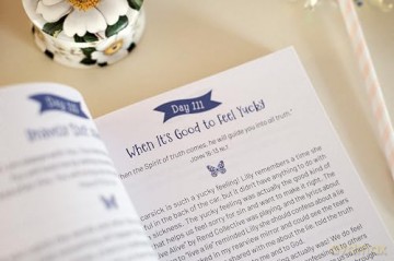 Daily Devotions and Prayers for Courageous Girls [KSIĄŻKA]