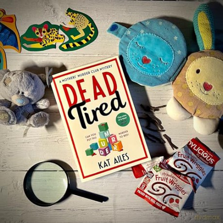 Dead Tired: 'Cosy crime at its finest!' - Janice Hallett [KSIĄŻKA]