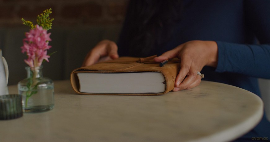 ESV Journaling Study Bible, Brown, Flap with Strap: English Standard Version, Brown, Flap With Strap [KSIĄŻKA]