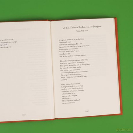 Forest of Noise: Poems - a powerful new collection about hope and resilience by an award-winning Palestinian poet [KSIĄŻKA]