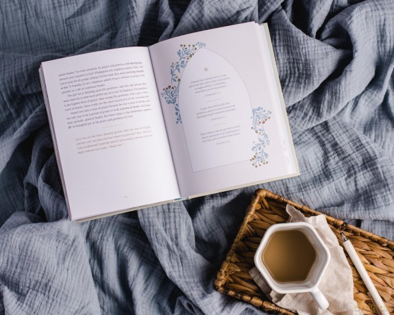 Gifts and Gratitudes: A Year of One Thousand Gifts [KSIĄŻKA]