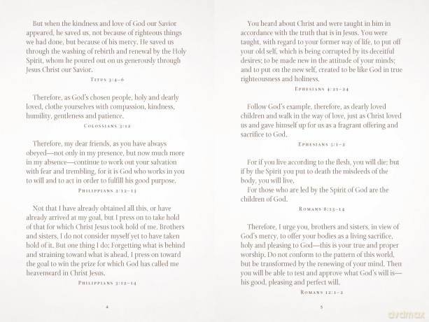 God's Promises for Graduates: Class of 2025 - Gold NIV: New International Version [KSIĄŻKA]