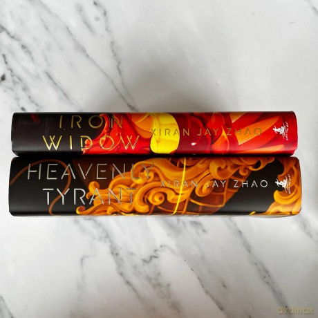 Heavenly Tyrant: The Number 1 New York Times Bestseller: 2 [KSIĄŻKA]