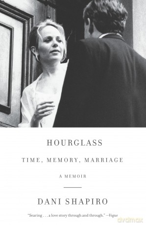 Hourglass: Time, Memory, Marriage [KSIĄŻKA]