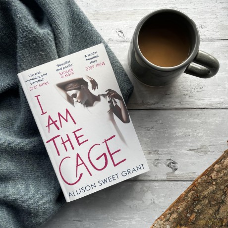I Am the Cage: 'Visceral, wrenching and beautiful' JOHN GREEN [KSIĄŻKA]