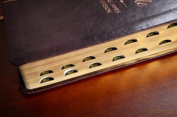 KJV Holy Bible Giant Print Maroon [KSIĄŻKA]