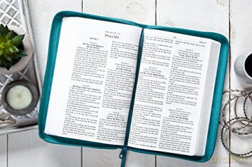 KJV Holy Bible Zip Turquoise: King James Version, Turquoise, Zip [KSIĄŻKA]