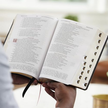KJV Large Print Reference Bible, Black Leathersoft, Red Letter, Comfort Print, Thumb Indexed [KSIĄŻKA]