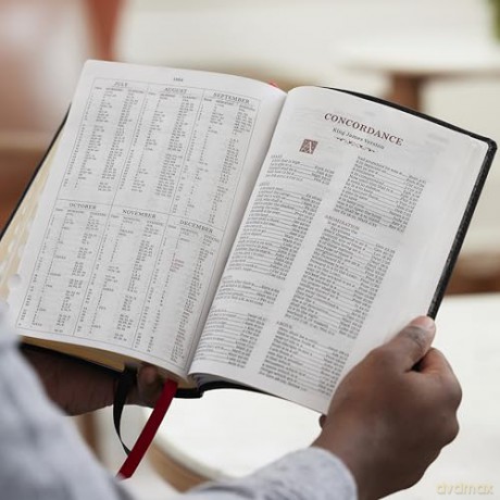 KJV Large Print Reference Bible, Black Leathersoft, Red Letter, Comfort Print, Thumb Indexed [KSIĄŻKA]