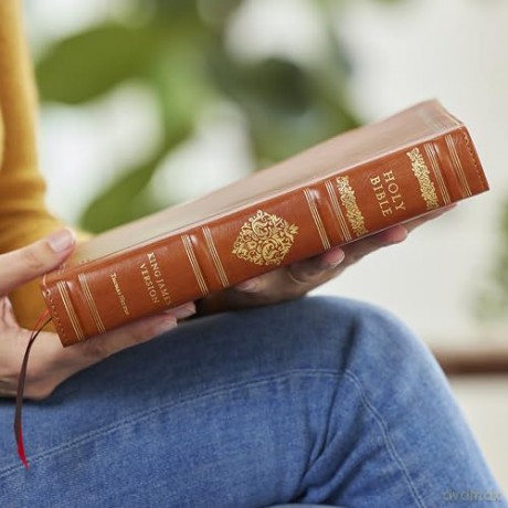 KJV Large Print Reference Bible, Brown Leathersoft, Red Letter, Comfort Print [KSIĄŻKA]