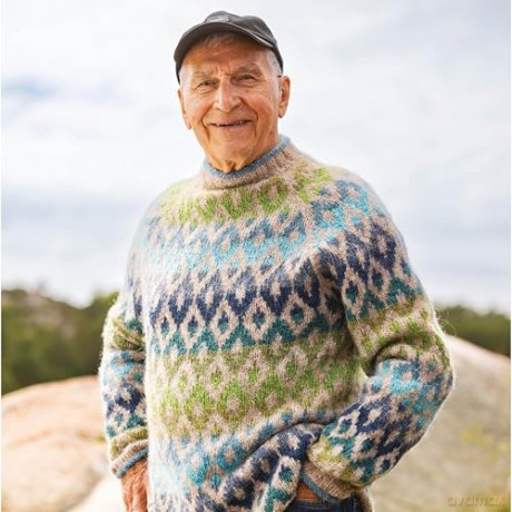 Knit Modern Scandi Sweaters: Knitting patterns for bright and beautiful Nordic knits [KSIĄŻKA]