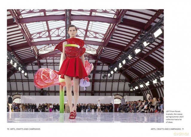 Little Book of Loewe: The Story of the Iconic Design House [KSIĄŻKA]