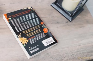 Loyal in His Love: An Invitation to Be Held by Jesus When Others Let You Go [KSIĄŻKA]