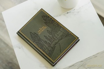My Travel Journal: A Travel Keepsake Journal to Record Your Vacations, Adventures, and Experiences Abroad [KSIĄŻKA]