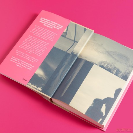 Nesting: Longlisted for the Women's Prize for Fiction 2025; the tender, soaring debut you won't be able to forget [KSIĄŻKA]
