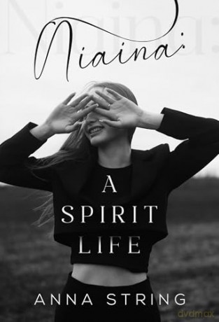 Niaina: A Spirit Life [KSIĄŻKA]