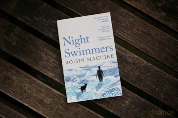 Night Swimmers: 'Beautifully written and wonderful' Daily Mail [KSIĄŻKA]