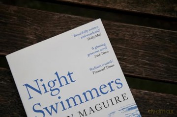 Night Swimmers: 'Beautifully written and wonderful' Daily Mail [KSIĄŻKA]