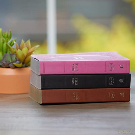 NKJV, Holy Bible, Soft Touch Edition, Leathersoft, Black, Comfort Print [KSIĄŻKA]