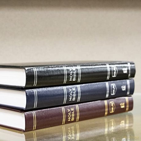NKJV, Pew Bible, Hardcover, Black, Red Letter, Comfort Print: Holy Bible, New King James Version [KSIĄŻKA]
