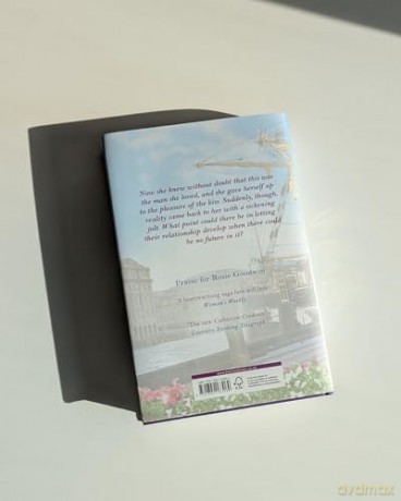 Our Sweet Violet: Give her the gift of a story this Mother's Day [KSIĄŻKA]