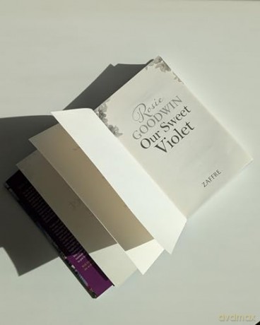 Our Sweet Violet: Give her the gift of a story this Mother's Day [KSIĄŻKA]