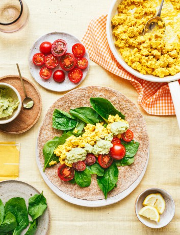 Plant Protein: 80 healthy and delicious high-protein vegan recipes [KSIĄŻKA]