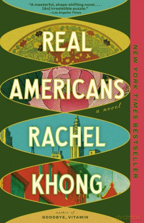Real Americans: A Read with Jenna Pick: A Novel [KSIĄŻKA]