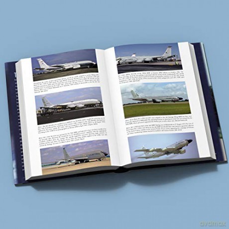 Super Snoopers: The Evolution and Service Career of the Specialist Boeing C-135 Series with the 55th Wing and Associated Units [KSIĄŻKA]