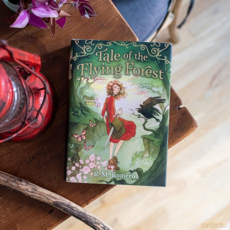 Tale of the Flying Forest [KSIĄŻKA]