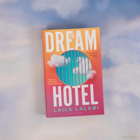 The Dream Hotel: Longlisted for the Women's Prize for Fiction 2025 [KSIĄŻKA]
