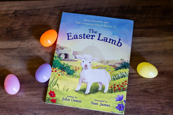 The Easter Lamb: Jesus, Passover, and God's Amazing Plan to Rescue Us [KSIĄŻKA]
