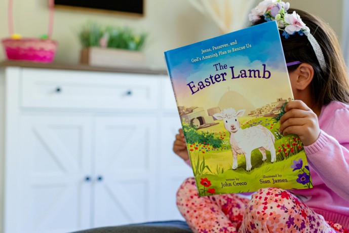 The Easter Lamb: Jesus, Passover, and God's Amazing Plan to Rescue Us [KSIĄŻKA]
