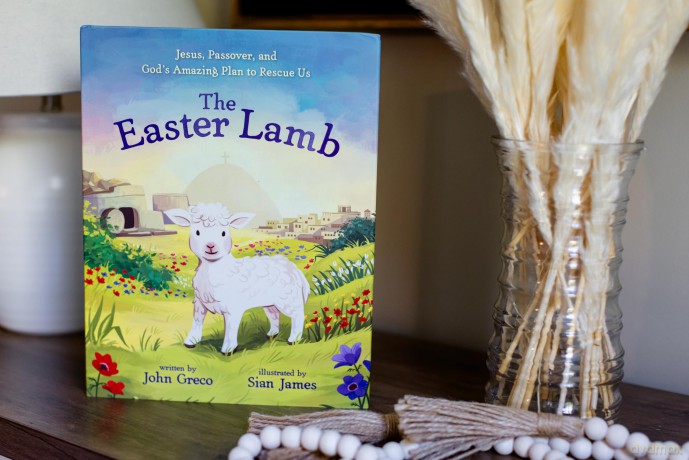 The Easter Lamb: Jesus, Passover, and God's Amazing Plan to Rescue Us [KSIĄŻKA]